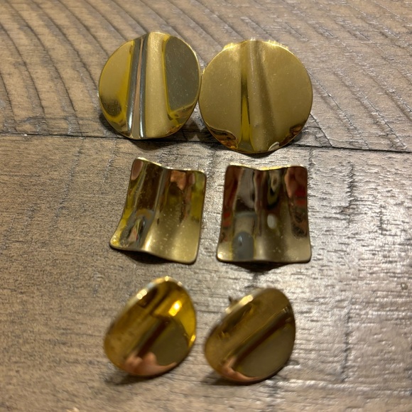 Set of 3 Gold Flat Earrings - Picture 1 of 2